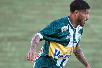 Atacante Leandro, com passagens por Grêmio, Palmeiras e seleção brasileira, estreia no Brasileirão Série D pelo Uberlândia