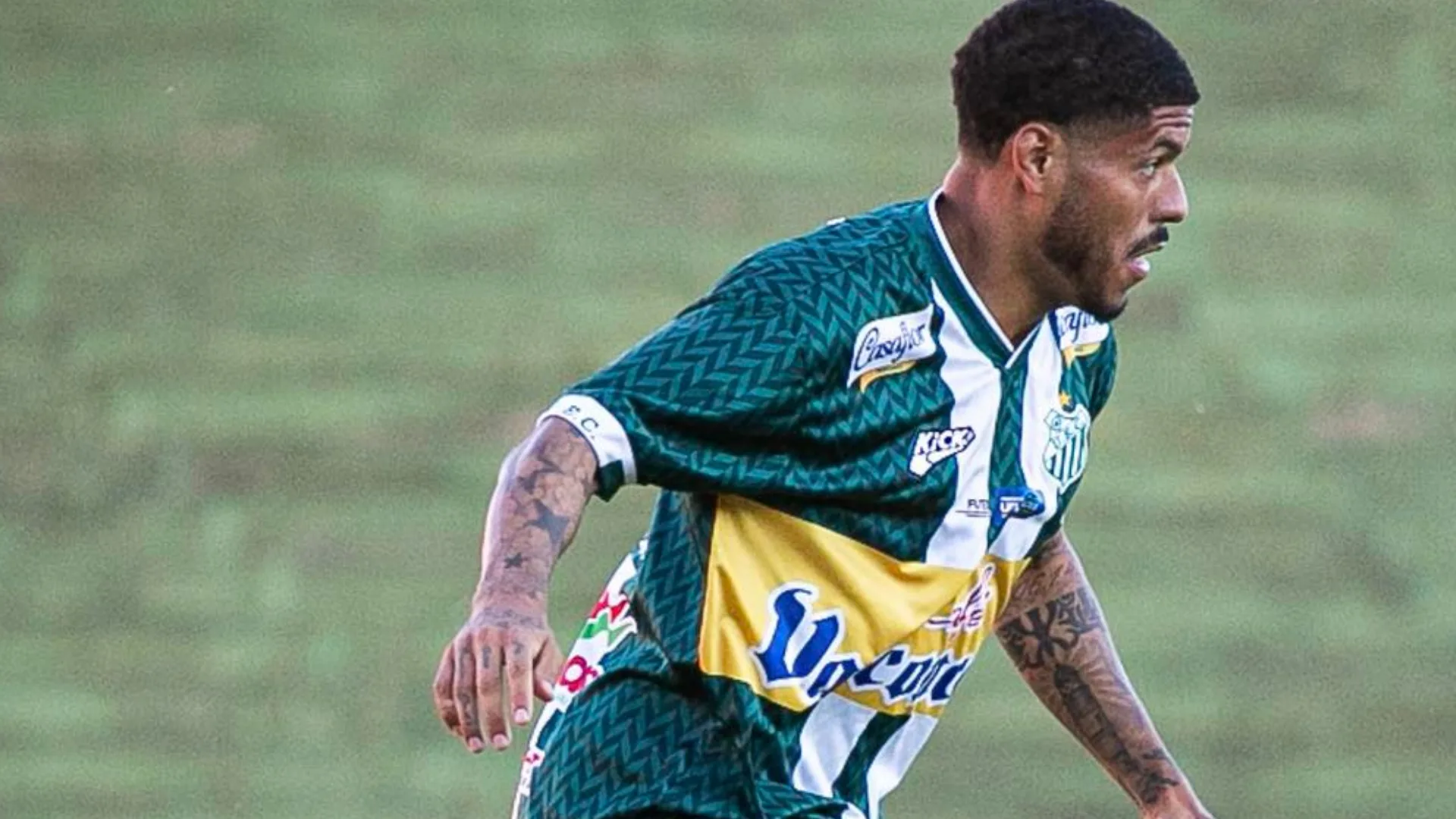 Atacante Leandro, com passagens por Grêmio, Palmeiras e seleção brasileira, estreia no Brasileirão Série D pelo Uberlândia