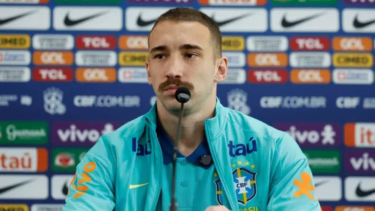 Craque Neto elege Léo Ortiz, do Flamengo, como zagueiro top-1 da seleção brasileira: “Melhor que o Marquinhos”