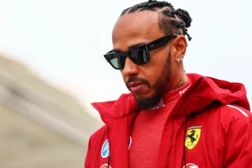 Hamilton x Sainz na Ferrari: Lewis sai atrás em comparação com os números do espanhol na F1 2024