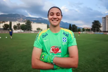 Lorena, goleira da seleção brasileira feminina, fala sobre o duelo contra a França antes da Copa América: “É uma seleção muito forte”