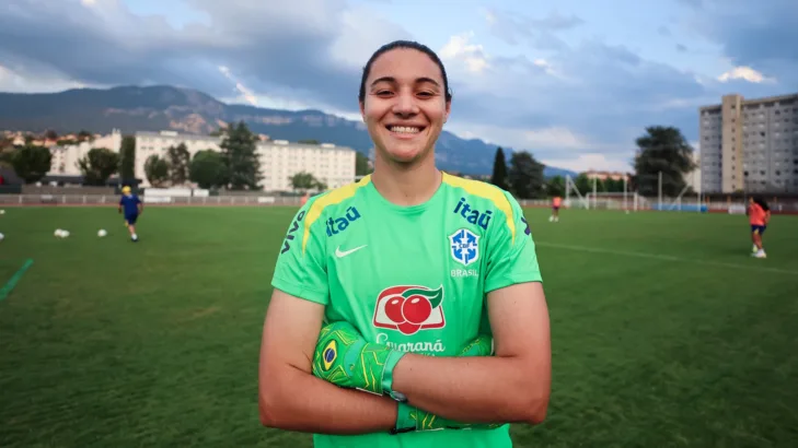 Lorena, goleira da seleção brasileira feminina, fala sobre o duelo contra a França antes da Copa América: “É uma seleção muito forte” Lorena, goleira da seleção brasileira feminina, fala sobre o duelo contra a França antes da Copa América: “É uma seleção muito forte”