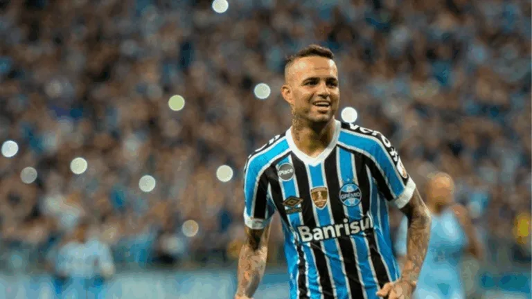 Luan, ex-Grêmio, estuda aposentadoria após período longo fora dos gramados
