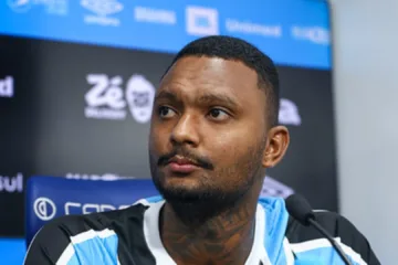 Torcedores do Grêmio ligam alerta e Luan Cândido é mais um jogador que pode deixar o clube