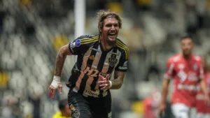 Lyanco provoca Wallace Yan após Atlético-MG eliminar Flamengo na Copa do Brasil: “Que chore a mãe dele”