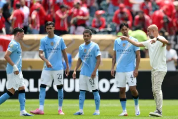Manchester City x Al Ain: torcedores debatem escalação dos Citzens antes do jogo do Mundial de Clubes