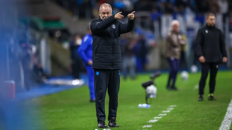 Mano Menezes elogia atuação do Grêmio contra o Corinthians e diz: “Merecia ter feito o gol”