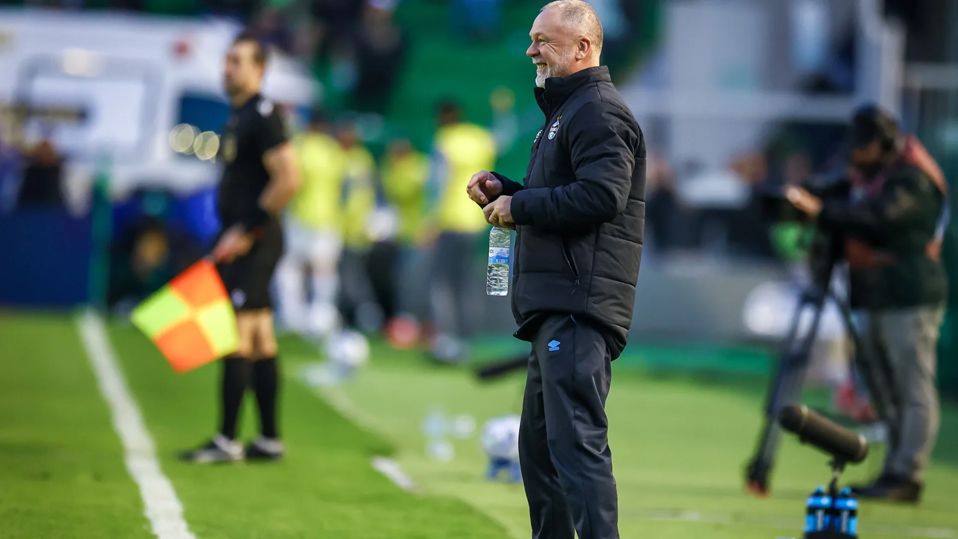 Mano Menezes tem roteiro de atividades em retorno do Grêmio hoje; clube disputa Brasileirão e Sul-Americana