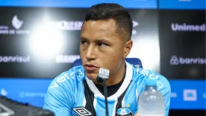 Grêmio precisa desembolsar R$ 1 milhão para ter Marlon em jogo contra o Cruzeiro no Brasileirão