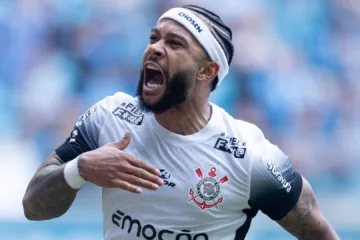 Rivellino reprova “descanso” para Depay, Carrillo e Martínez no Corinthians: “Pode jogar um tempo”