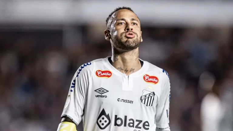 Cicinho repercute rumores de Neymar no Fenerbahce e vê saída do Santos com “bons olhos”: “Clube de massa”