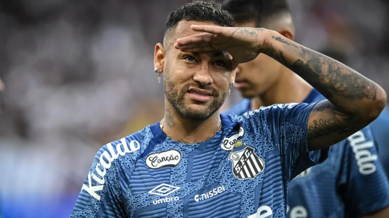 Cleber Xavier indica como pretende escalar Neymar no retorno do Brasileirão: “Como segundo atacante ou falso 9”