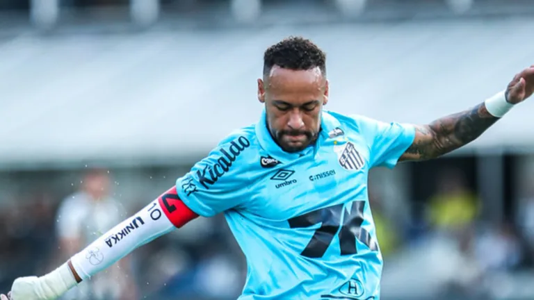 Com Covid, Neymar fica fora de treinos do Santos em meio à indefinição por permanência