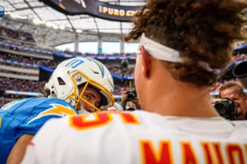 NFL no Brasil vira febre, mas torcedores apontam problemas com ingressos para Chargers x Chiefs