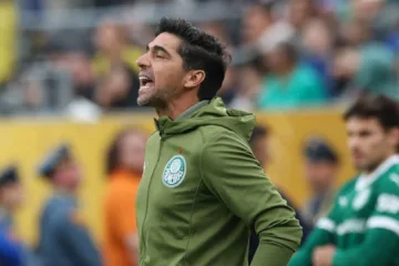 Palmeiras fica fora de zona de classificação na Copa do Mundo de Clubes por cartão de Abel Ferreira