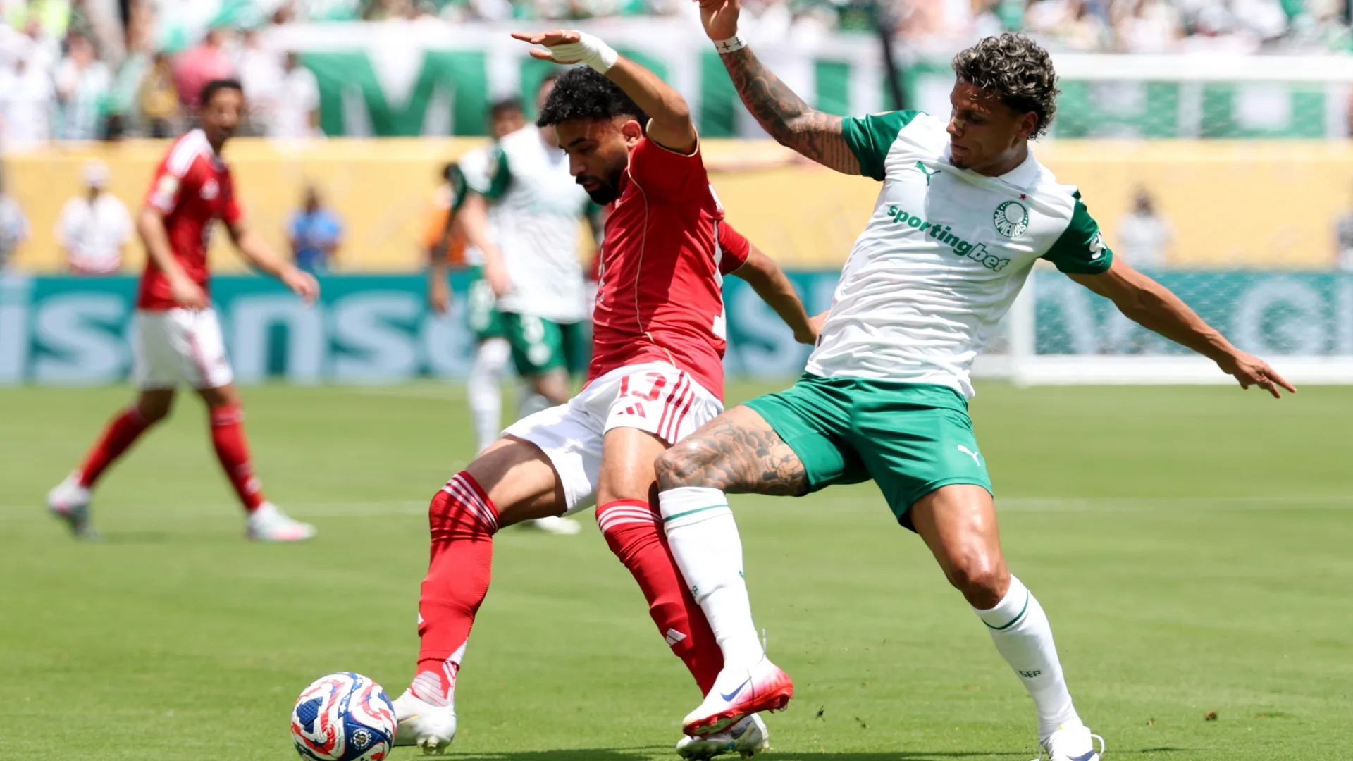 Rizek, Villani e Djalminha opinam sobre interrupção em Palmeiras x Al-Ahly: “Sol brilhando. É muito estranho”