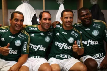 Cleber relembra Palmeiras da Parmalat e frustração pelo Mundial de 1999: “Não faria nada de diferente, jogamos muito bem”