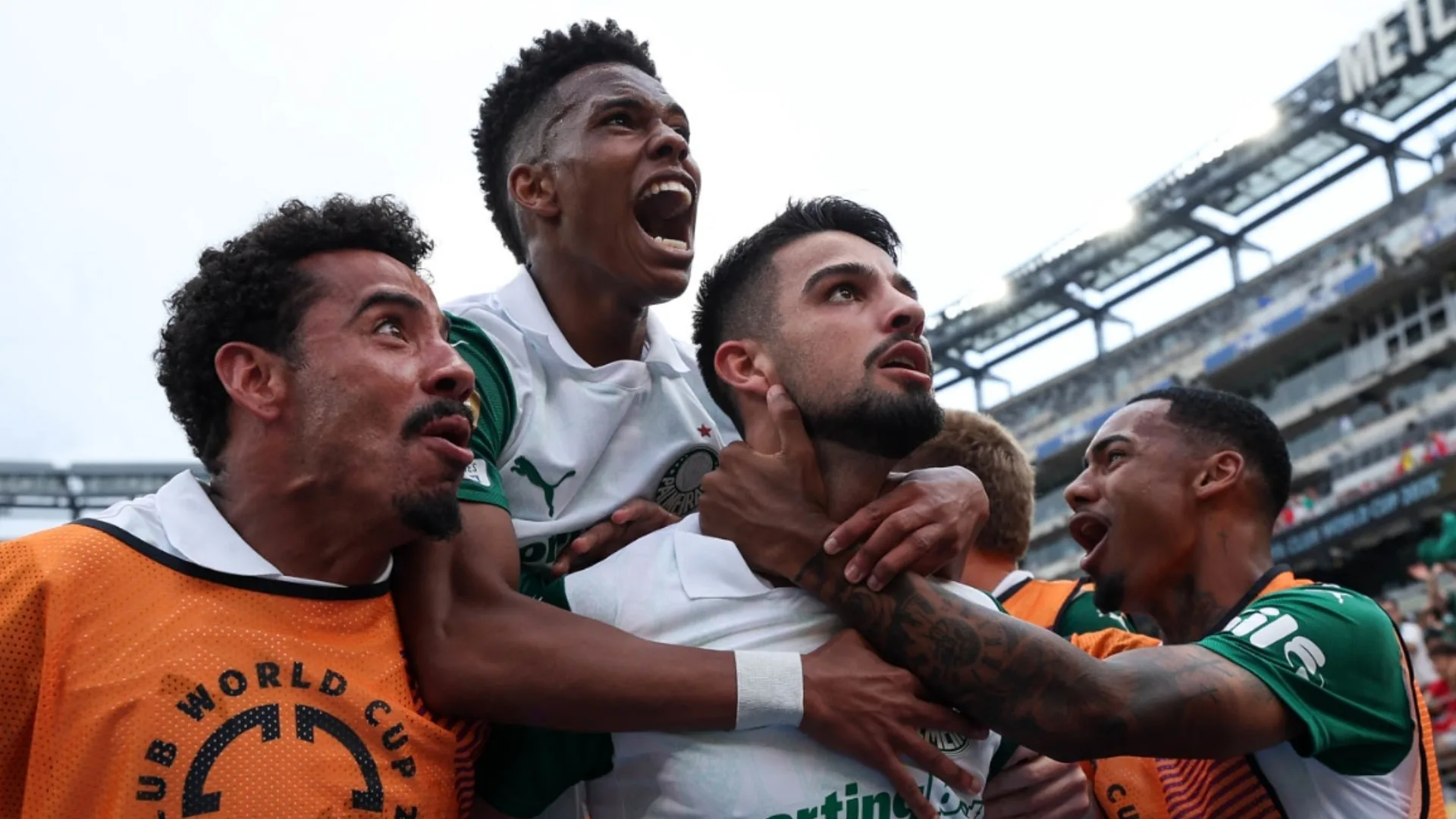 Palmeiras vence Al Ahly por 2 a 0 no Mundial de Clubes; torcedores vão à loucura com gol de Flaco López