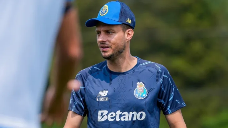 Anselmi atualmente é técnico do Botafogo