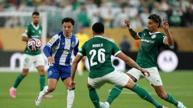 André Kfouri chama Porto de time médio e exalta atuação do Palmeiras: “Existe uma lamentação no vestiário”