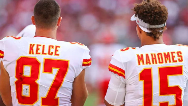 Mahomes fora da liderança e Travis Kelce surpreende: confira os maiores salários da NFL Mahomes fora da liderança e Travis Kelce surpreende: confira os maiores salários da NFL
