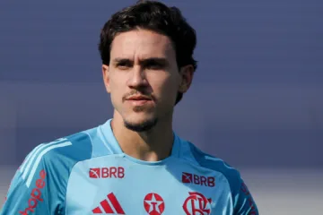 Rodrigo Viga diz que Flamengo precisa evoluir ofensivamente no Mundial de Clubes: “Não vai ser com Pedro”