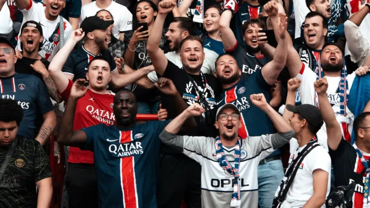 Torcedores do PSG escolhem a camisa mais bonita do Brasileirão e top-3 tem Fluminense, Flamengo e Santos Torcedores do PSG escolhem a camisa mais bonita do Brasileirão e top-3 tem Fluminense, Flamengo e Santos