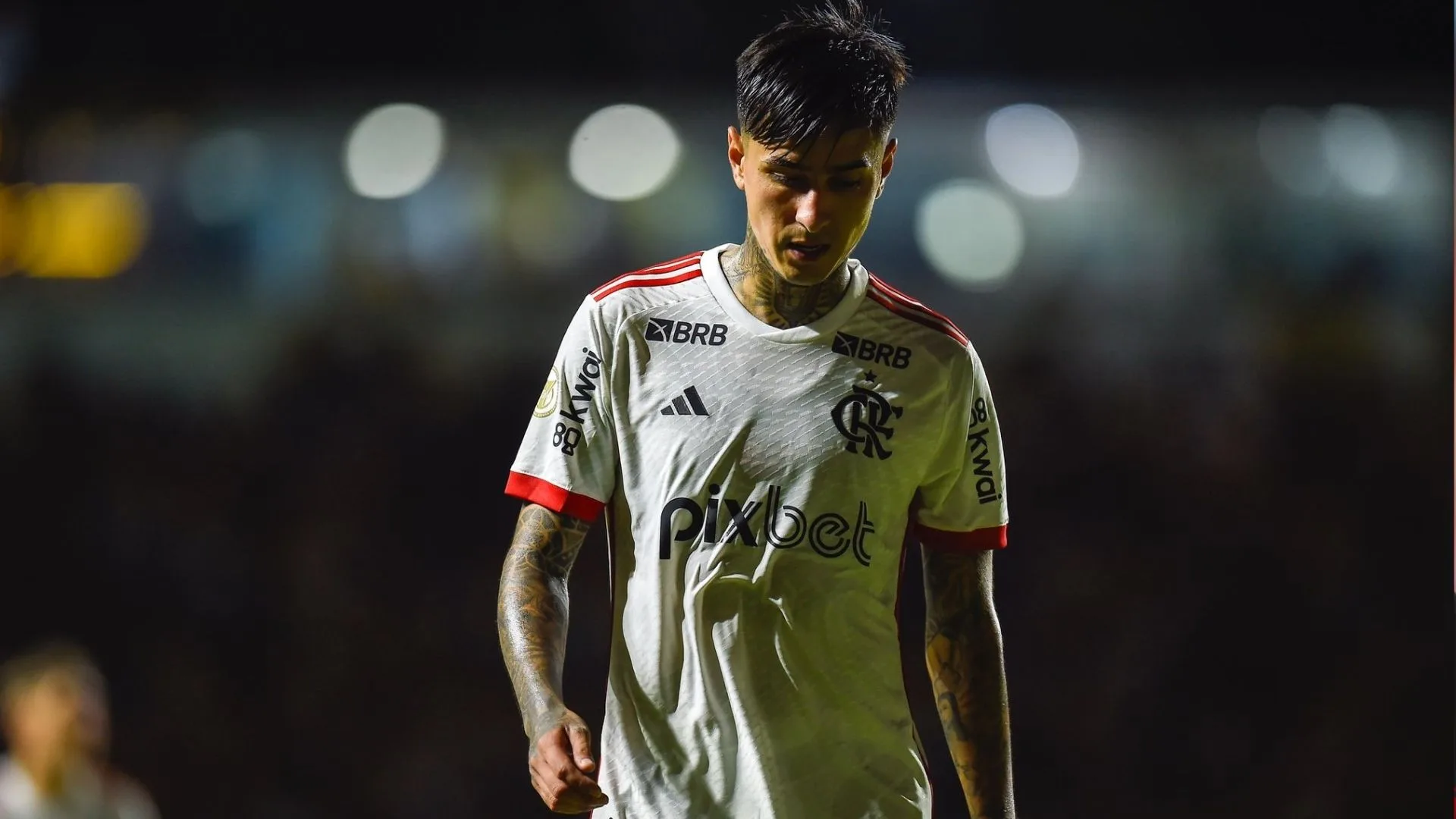 Silas vê risco do Flamengo sem Pulgar entre os titulares no Mundial: “Vai bater lá e voltar”