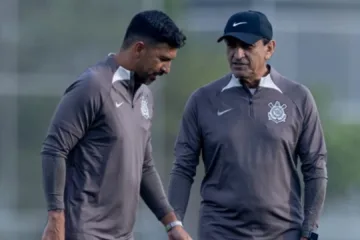 Emiliano Díaz revela sonho de retornar ao Corinthians: “A admiração que eu tenho por essa torcida não aconteceu em nenhum outro lugar”
