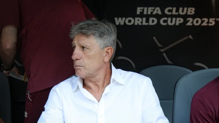 Renato Gaúcho explica queda nas atuações do Fluminense após empate com o Dortmund: ” Aí que mora o perigo”