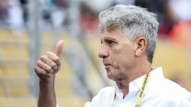 Renato Gaúcho, do Fluminense, vê brasileiros aplicando lição no Mundial: “O dinheiro nem sempre ganha partidas”