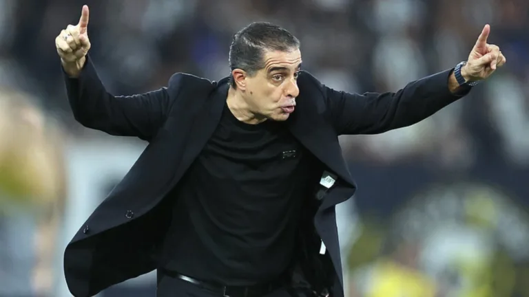 Renato Paiva, técnico do Botafogo, torce por avanço de Flamengo e Fluminense no Mundial: “Isso que desejo”