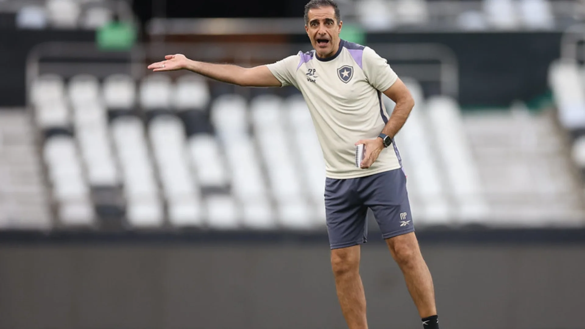 Renato Paiva, do Botafogo, celebra contratação do argentino Álvaro Montoro: “Jogador fantástico”