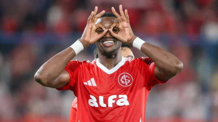 Torcida do Internacional não concorda com venda do atacante Ricardo Mathias: “Vão rifar a gurizada” Torcida do Internacional não concorda com venda do atacante Ricardo Mathias: “Vão rifar a gurizada”