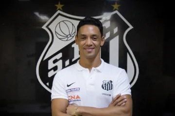 Ex-atacante Ricardo Oliveira não hesita em apontar os desafios do Santos: “Torcedor está aflito já há alguns anos”