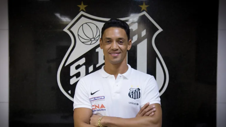 Ex-atacante Ricardo Oliveira não hesita em apontar os desafios do Santos: “Torcedor está aflito já há alguns anos”
