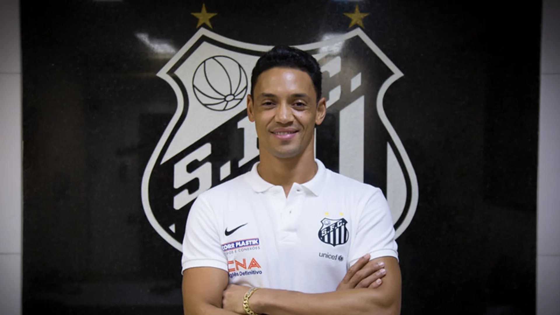 Ex-atacante Ricardo Oliveira não hesita em apontar os desafios do Santos: “Torcedor está aflito já há alguns anos”