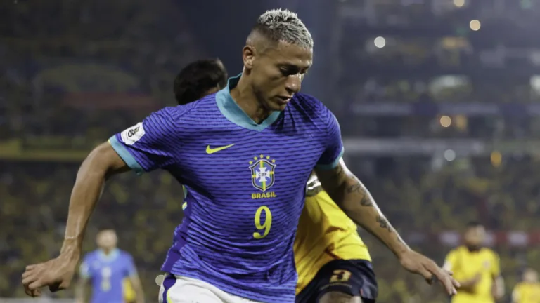 Baldasso detona Richarlison, da seleção brasileira, ao compará-lo com Enner Valencia, do Internacional: “Não entra no mesmo restaurante”