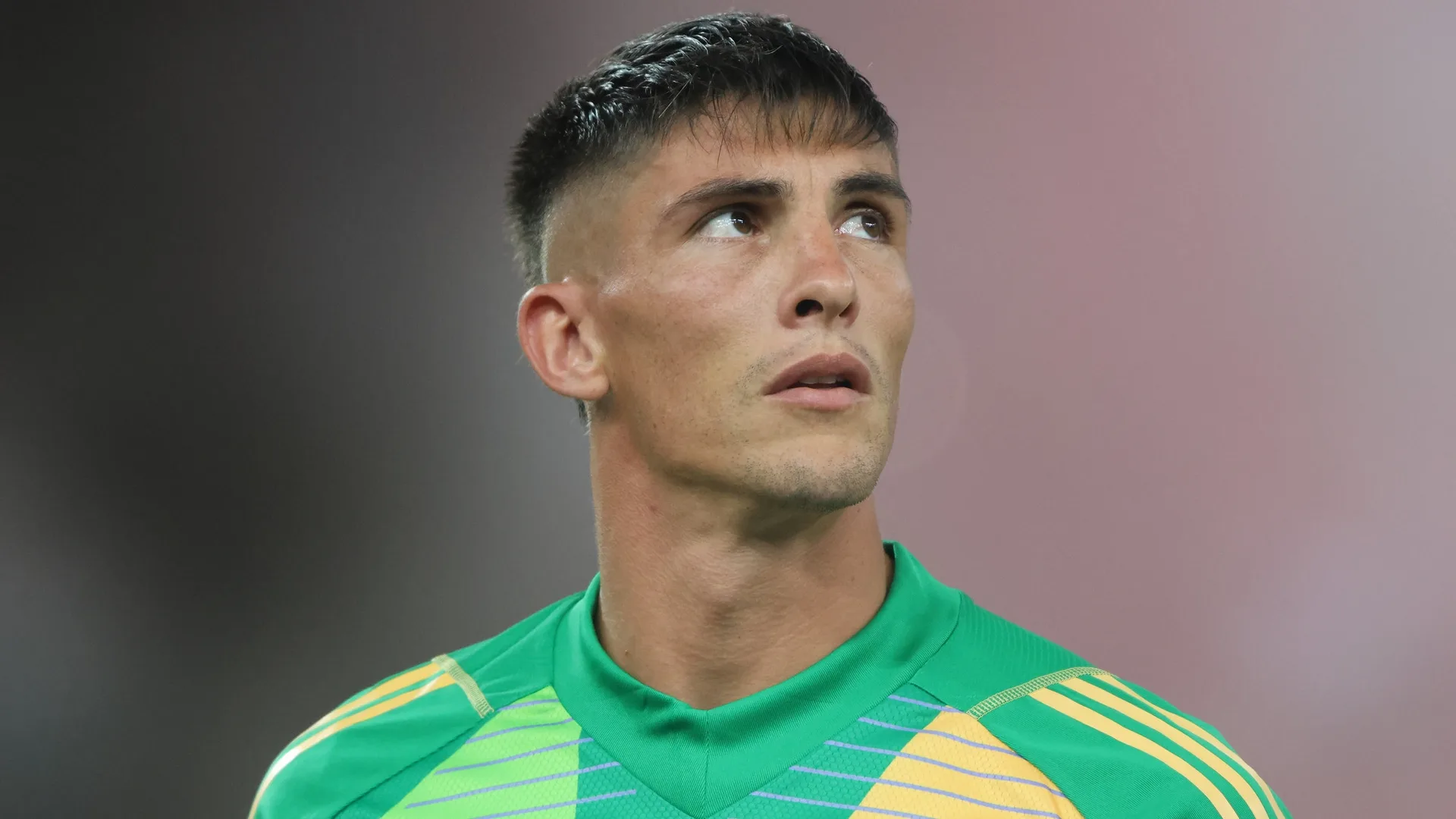 Internacional vive dilema antes de retorno do Brasileirão com escalação de goleiro: Sergio Rochet ou Anthoni