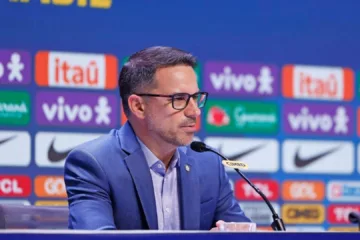 Diretor da seleção brasileira, Rodrigo Caetano responde às críticas de Renan Lodi: “Talvez ele tenha se equivocado na forma, na expressão”