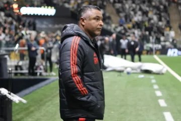 Roger Machado se manifesta após derrota do Internacional no Brasileirão: “Não se justifica uma campanha tão instável”