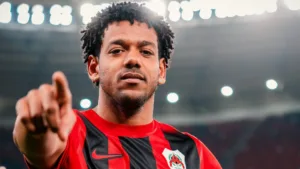 Romarinho quer voltar ao futebol brasileiro e Nicola reage: “Não sei porque o Corinthians ainda não fez contato”