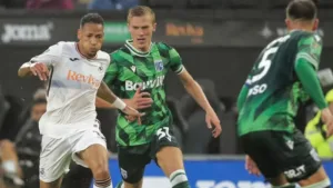 Vasco pode ter pacotão de reforços e Nicola atualiza sobre os nomes: “Condição financeira segue problemática”