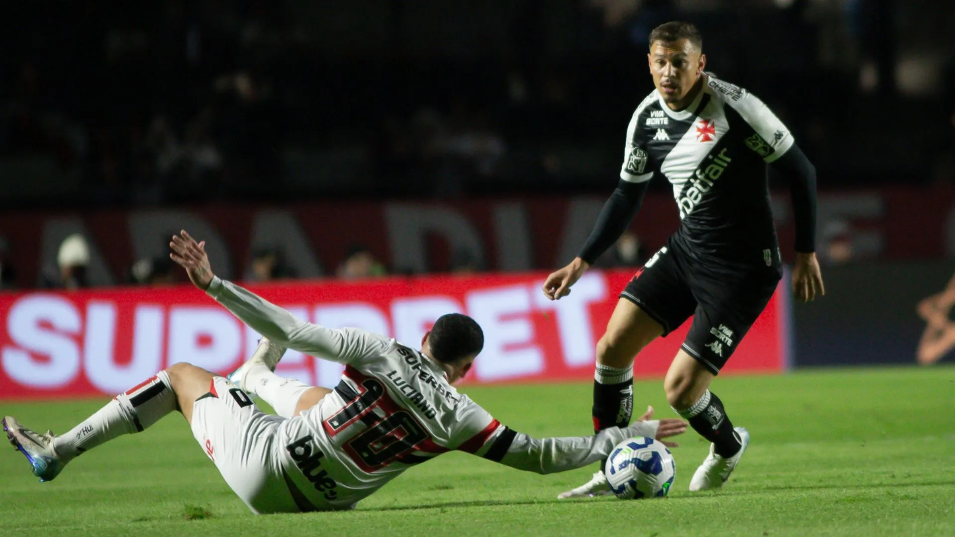 Craque Neto alerta o São Paulo após massacre do Vasco no Brasileirão: “Vai disputar para não cair”
