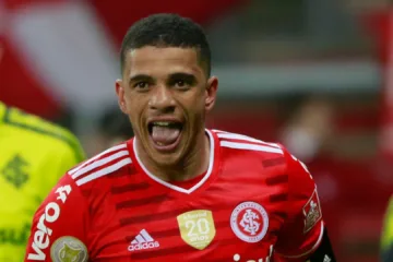 Lucas Dias revela tudo sobre possível volta de Taison ao Internacional: “Tem o desejo de retornar”