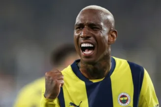 Talisca, meia-atacante
