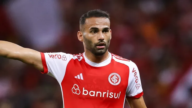 Torcida do Internacional concorda com saída de Thiago Maia para a MLS: “Tem que vazar do Beira-Rio” Torcida do Internacional concorda com saída de Thiago Maia para a MLS: “Tem que vazar do Beira-Rio”