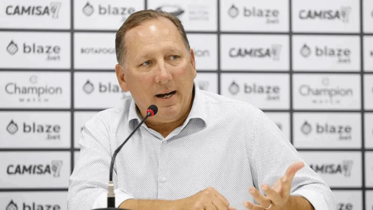 Torcedores do Botafogo apoiam John Textor em polêmica com Artur Jorge: “Fez bem em cortar o papo furado”