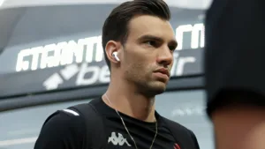 Torcedores do Vasco reagem contra Léo Jardim após pedida acima de R$ 1 milhão: “Pode ir embora”