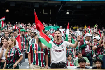 Torcedores do Fluminense se animam com estreia no Mundial de Clubes, mas criticam Everaldo: “Pior camisa 9 da história”